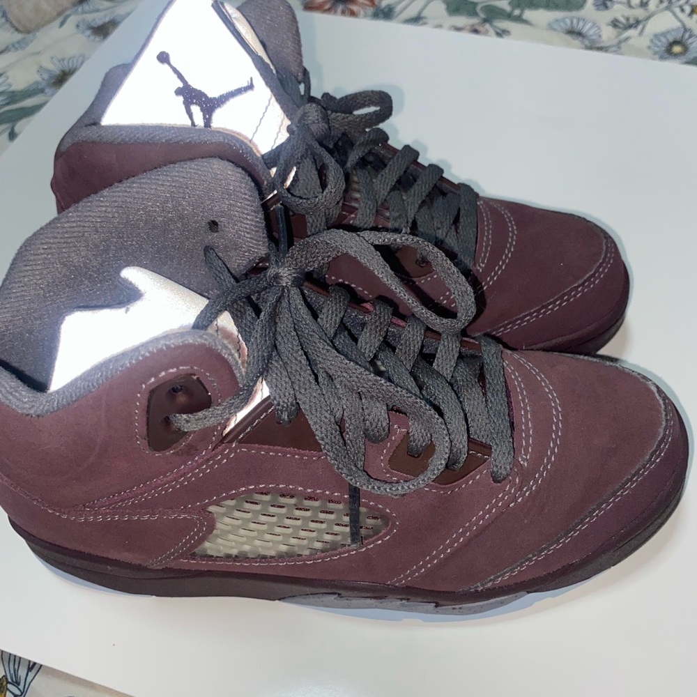 Jordan Kids Sneakers in Maroon and Gray